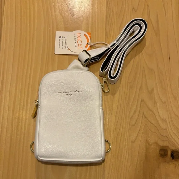NWT White Crossbody Bag - Picture 1 of 6